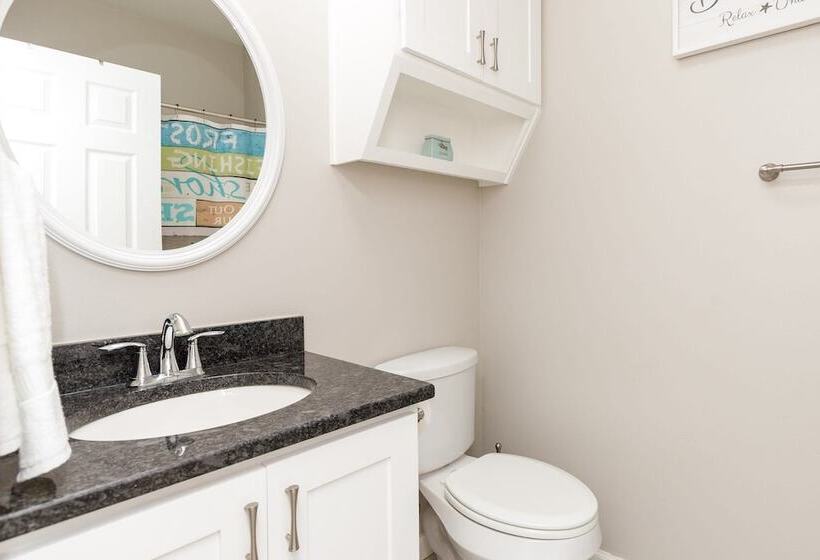 Waterfront, Shared Boat Dock & Pool W/ Views Fins And Feathers By Avantstay