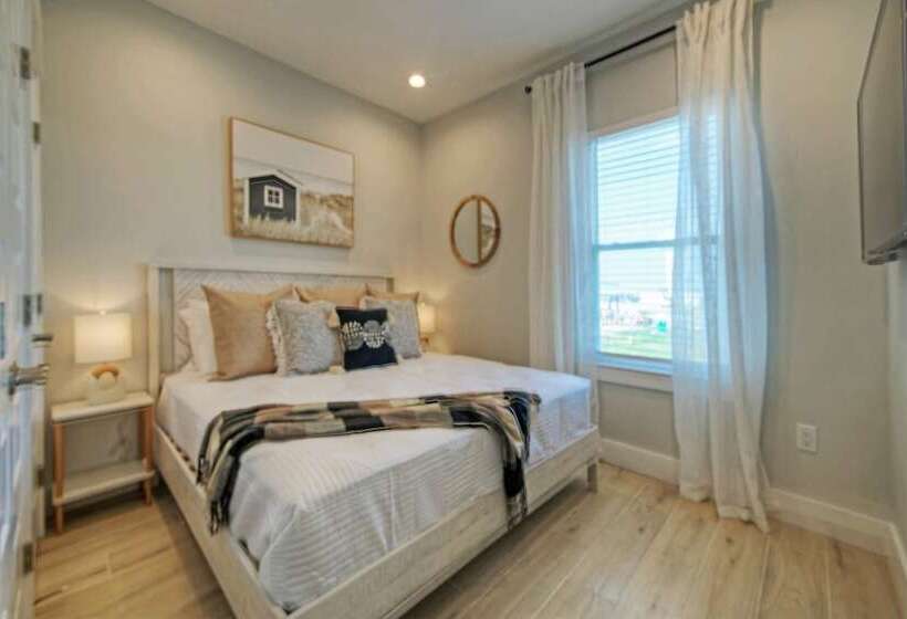 Flirty Flamingo By Avantstay Private Pool, Firepit, Balcony