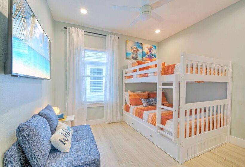 Flirty Flamingo By Avantstay Private Pool, Firepit, Balcony