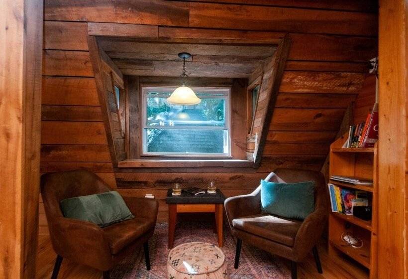 Honeycomb Hideaway By Avantstay Rustic Retreat