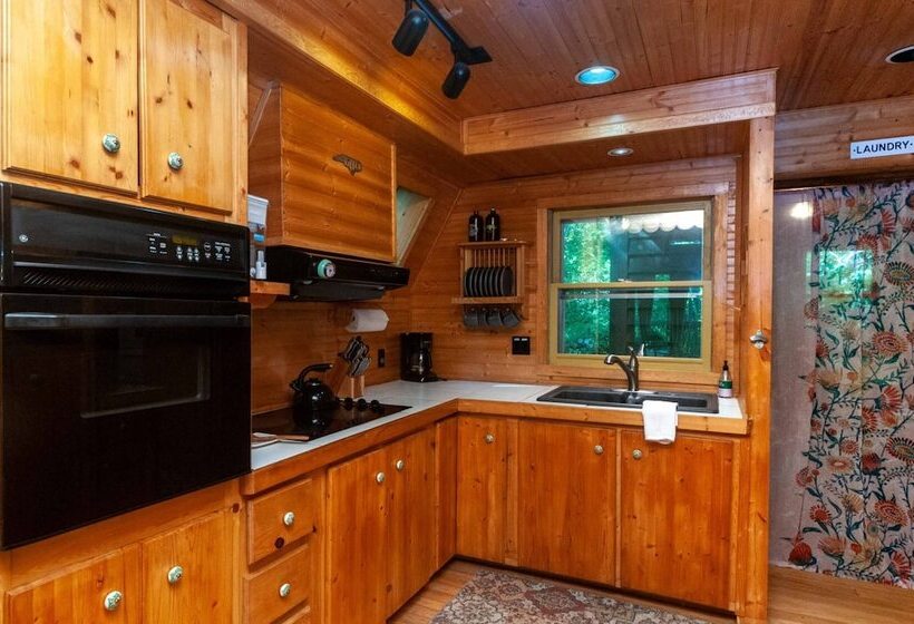 Honeycomb Hideaway By Avantstay Rustic Retreat