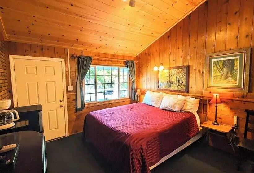 Hotelli Bluebird Cottage Inn