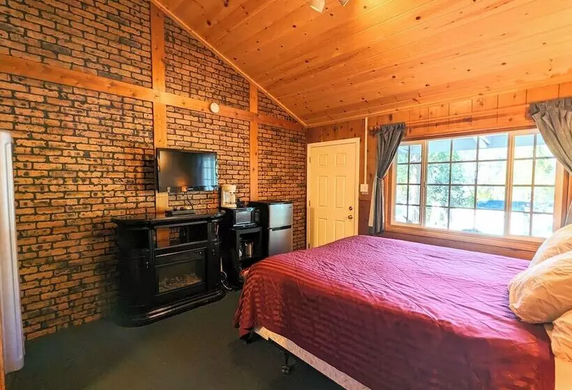 Hotelli Bluebird Cottage Inn