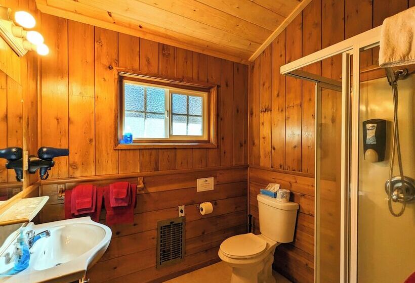 هتل Bluebird Cottage Inn