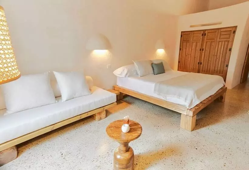 ホテル Equilicuá