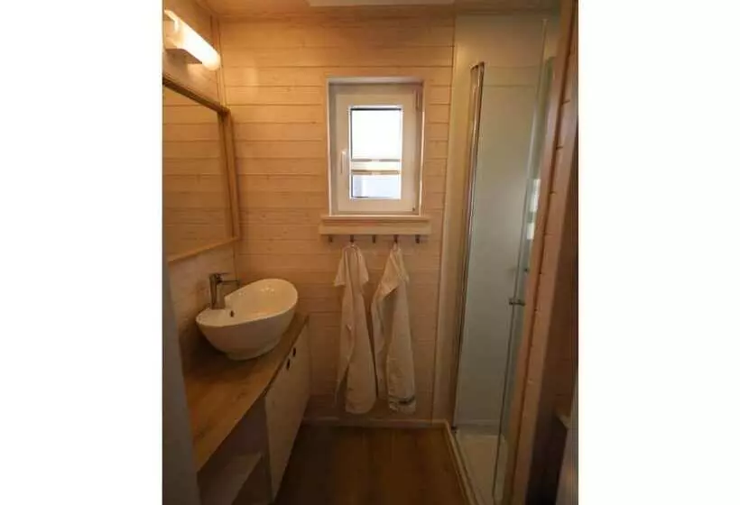 هتل Houseboat Liliput Comfortable Holiday Residence