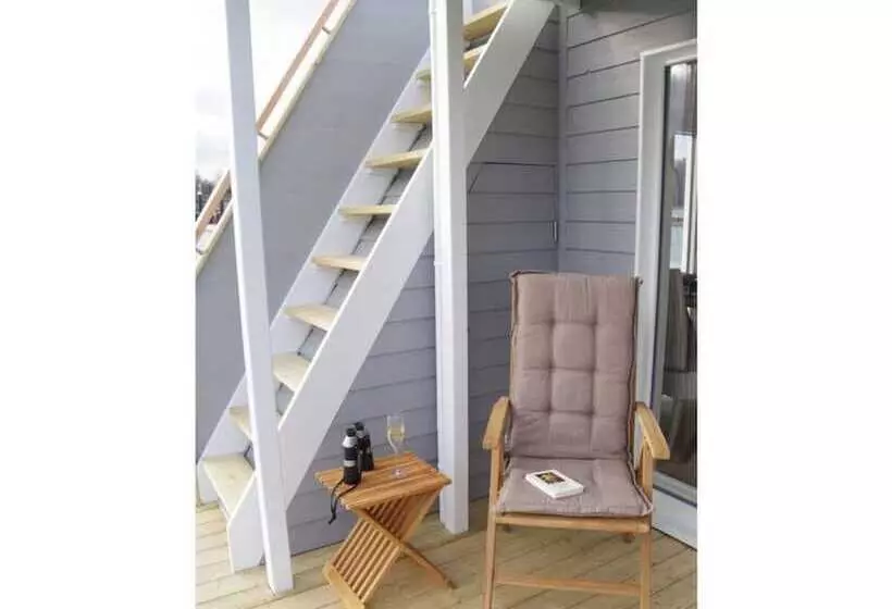 هتل Houseboat Liliput Comfortable Holiday Residence