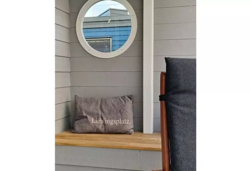 هتل Houseboat Liliput Comfortable Holiday Residence