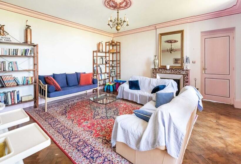 Отель Lovely Chateau 25 Min From Bordeaux