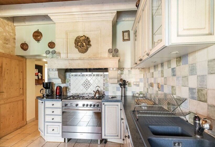 Отель Lovely Chateau 25 Min From Bordeaux