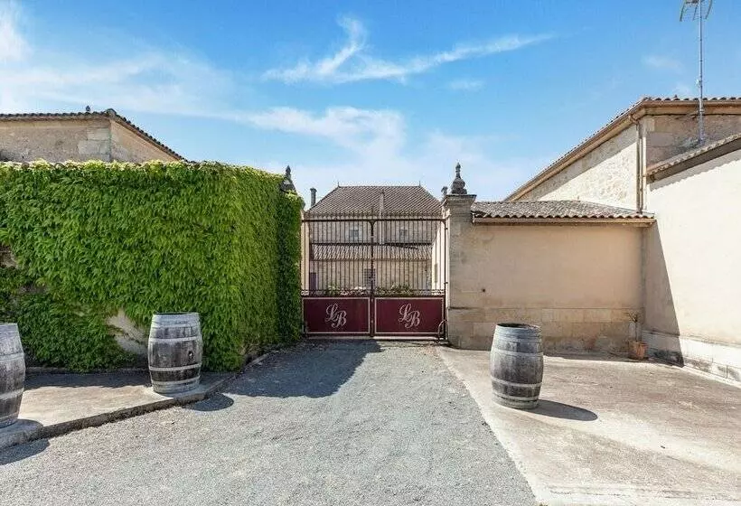 Hotelli Lovely Chateau 25 Min From Bordeaux