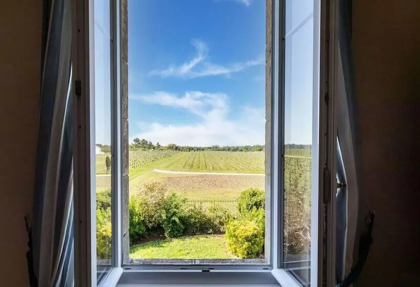 Hotelli Lovely Chateau 25 Min From Bordeaux