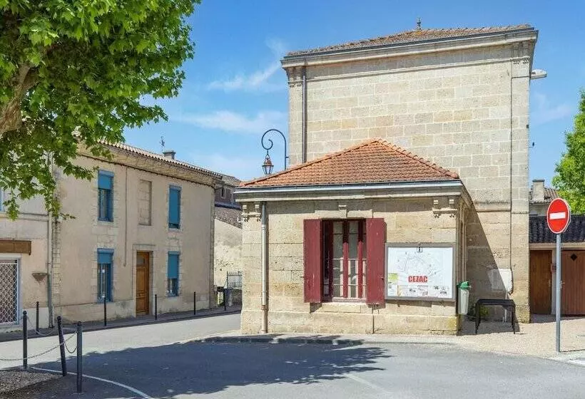 Hotelli Lovely Chateau 25 Min From Bordeaux