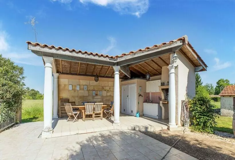 Hotelli Lovely Chateau 25 Min From Bordeaux