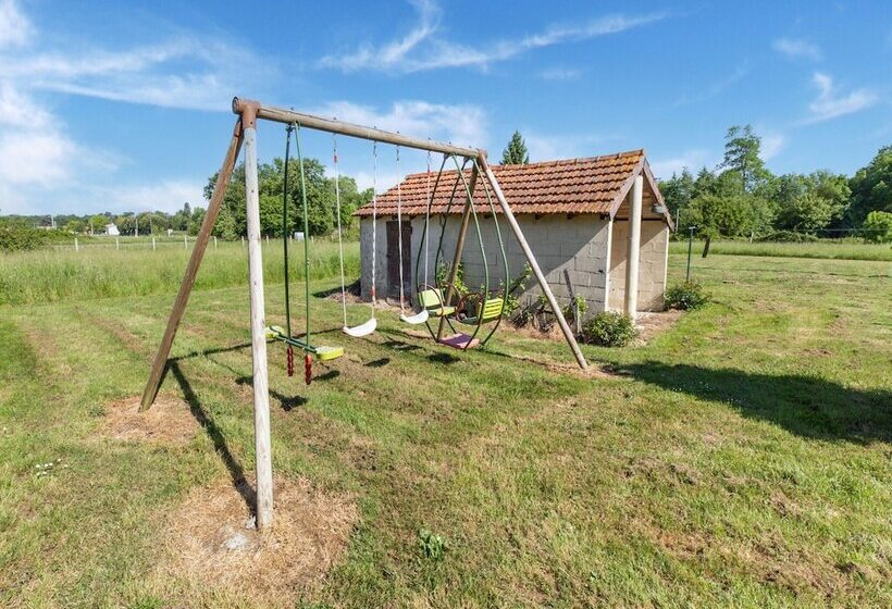 Отель Lovely Chateau 25 Min From Bordeaux