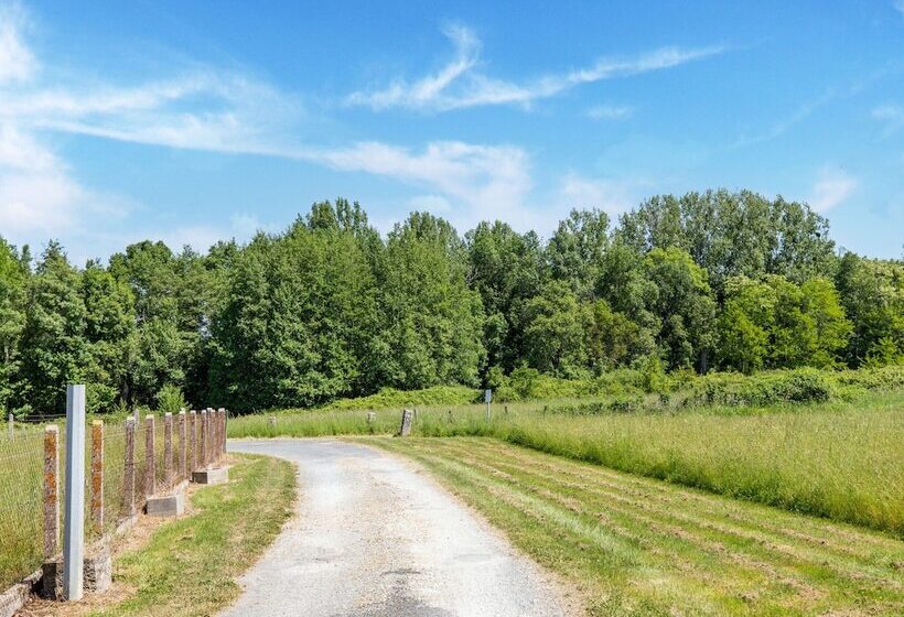 Отель Lovely Chateau 25 Min From Bordeaux