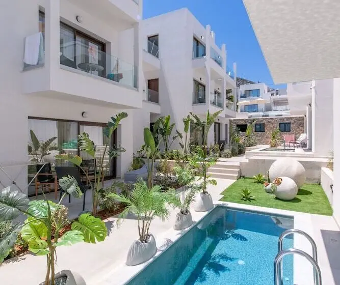 ホテル Mika Villas & Suites