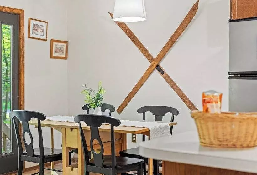 Hygge Home By Avantstay Deck For Outdoor Living, Fire Pit, Game Table