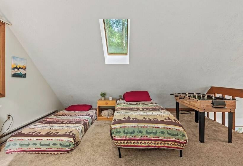 Hygge Home By Avantstay Deck For Outdoor Living, Fire Pit, Game Table