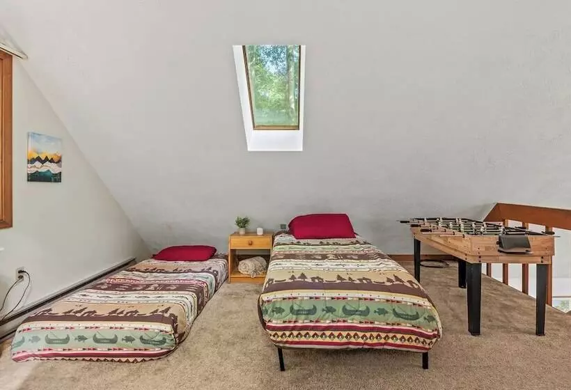 Hygge Home By Avantstay Deck For Outdoor Living, Fire Pit, Game Table