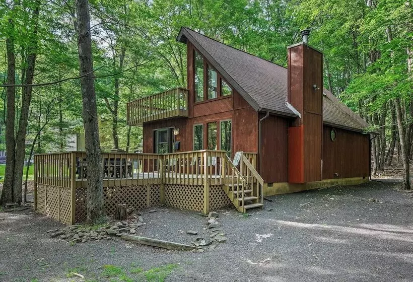 Hygge Home By Avantstay Deck For Outdoor Living, Fire Pit, Game Table