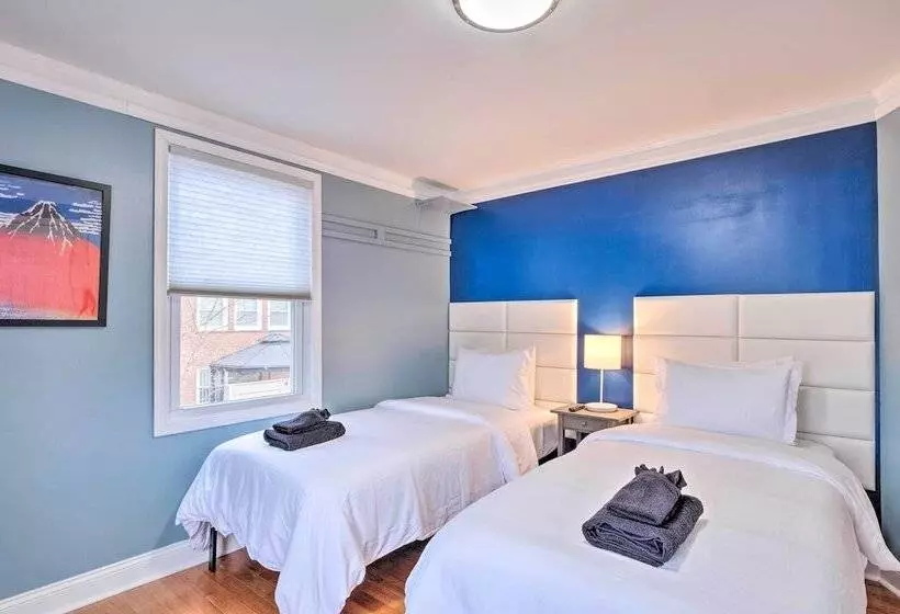 Ideally Located Dc Home W/ Pool Table & Patio