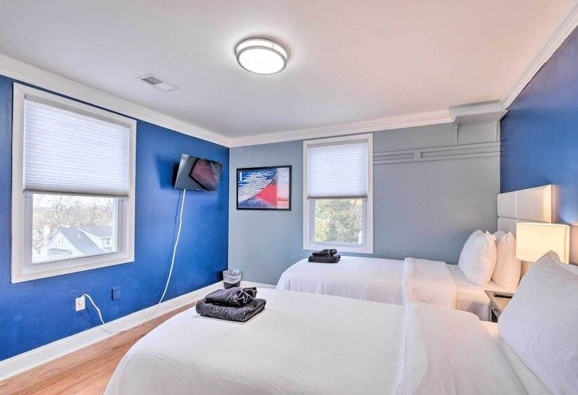 Ideally Located Dc Home W/ Pool Table & Patio