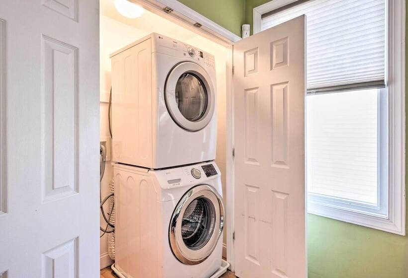 Ideally Located Dc Home W/ Pool Table & Patio