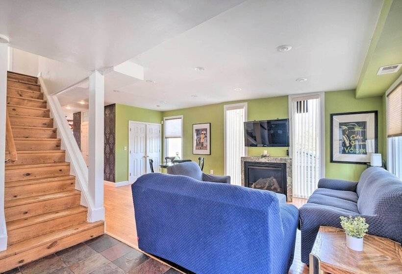 Ideally Located Dc Home W/ Pool Table & Patio