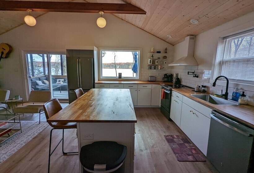 Lake Daze By Avantstay Lakefront W/ Modern Interior, Enclosed Porch & Hot Tub