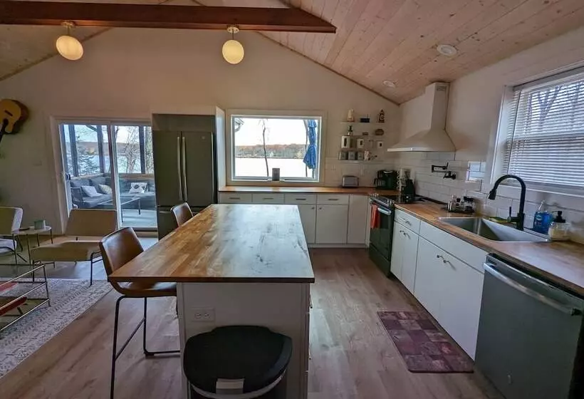 Lake Daze By Avantstay Lakefront W/ Modern Interior, Enclosed Porch & Hot Tub