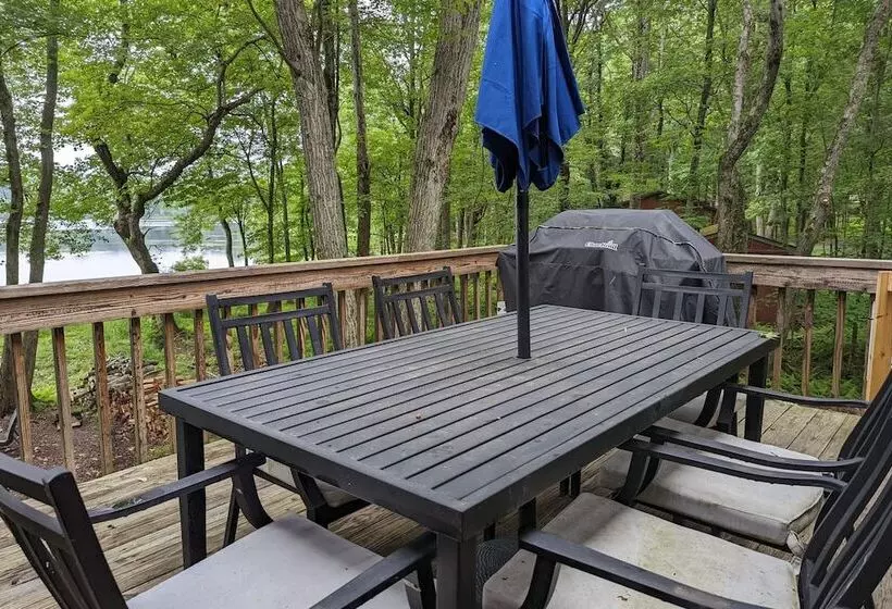 Lake Daze By Avantstay Lakefront W/ Modern Interior, Enclosed Porch & Hot Tub