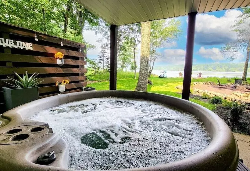 Lake Daze By Avantstay Lakefront W/ Modern Interior, Enclosed Porch & Hot Tub