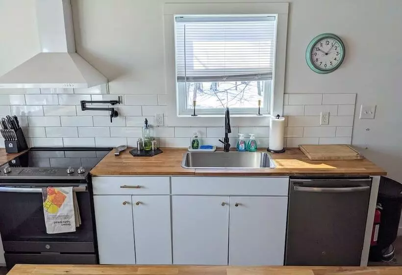 Lake Daze By Avantstay Lakefront W/ Modern Interior, Enclosed Porch & Hot Tub