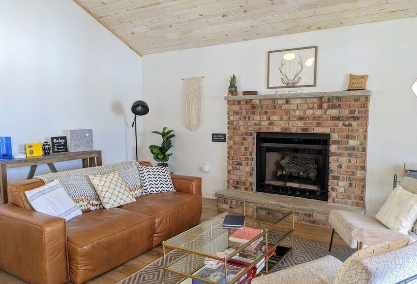 Lake Daze By Avantstay Lakefront W/ Modern Interior, Enclosed Porch & Hot Tub