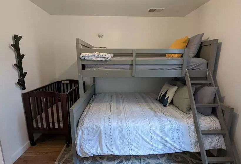 Lake Daze By Avantstay Lakefront W/ Modern Interior, Enclosed Porch & Hot Tub