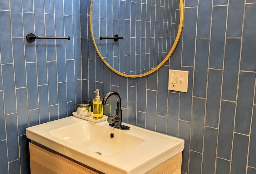 Lake Daze By Avantstay Lakefront W/ Modern Interior, Enclosed Porch & Hot Tub