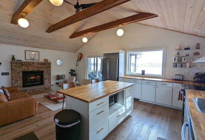 Lake Daze By Avantstay Lakefront W/ Modern Interior, Enclosed Porch & Hot Tub