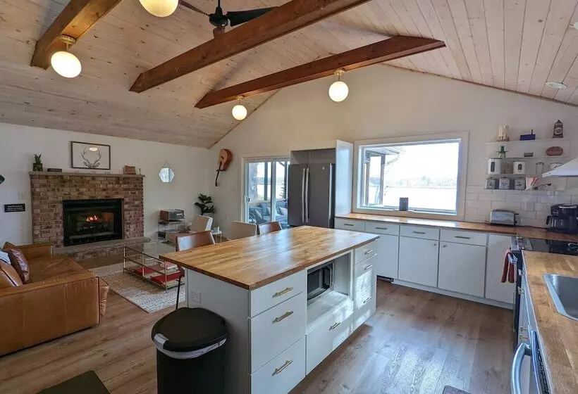 Lake Daze By Avantstay Lakefront W/ Modern Interior, Enclosed Porch & Hot Tub