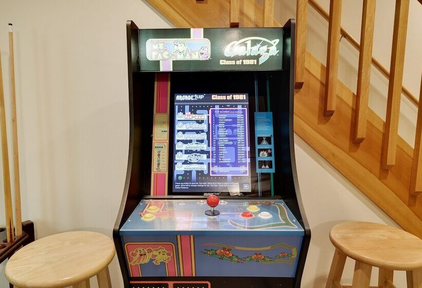 Lake View Retreat Avantstay Entertainer S Home Yard, Deck, Game Room