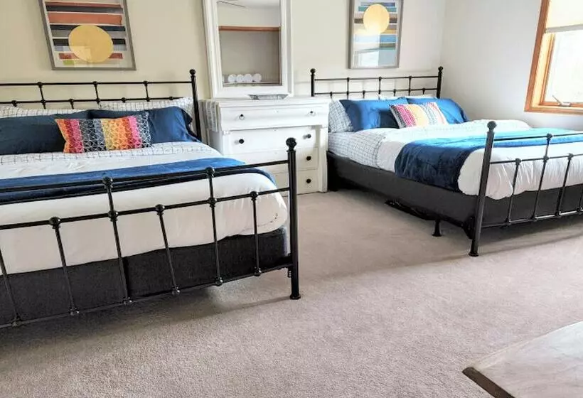 Lake View Retreat Avantstay Entertainer S Home Yard, Deck, Game Room