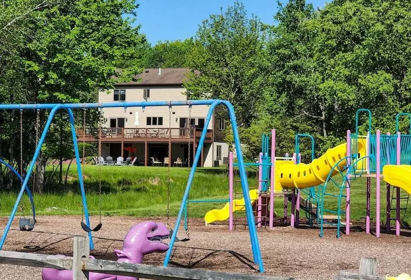 Lake View Retreat Avantstay Entertainer S Home Yard, Deck, Game Room