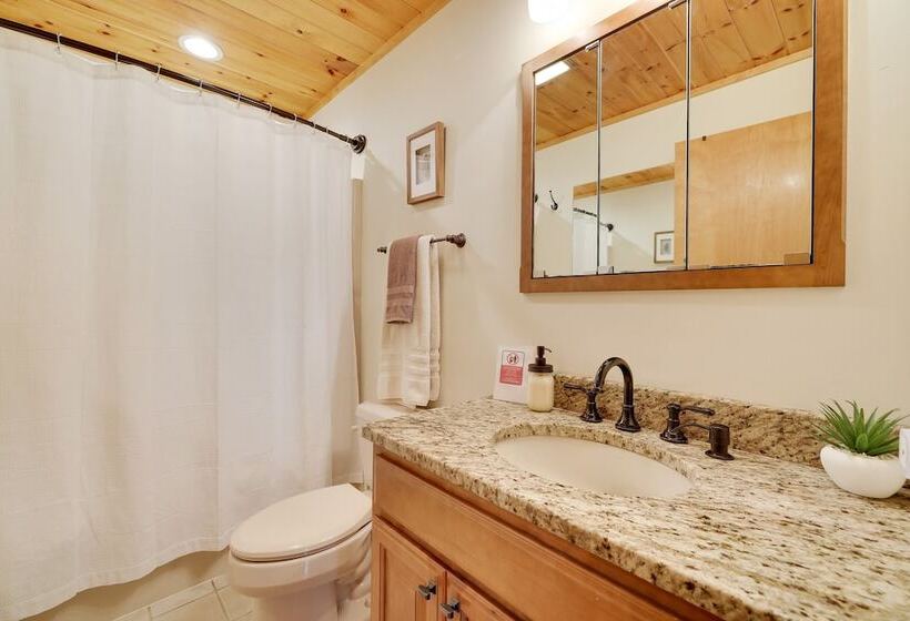 Lake View Retreat Avantstay Entertainer S Home Yard, Deck, Game Room