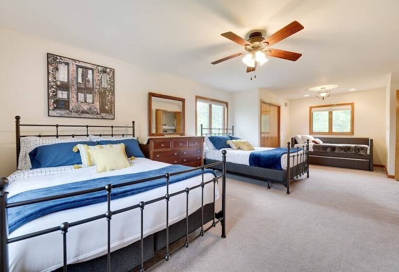 Lake View Retreat Avantstay Entertainer S Home Yard, Deck, Game Room