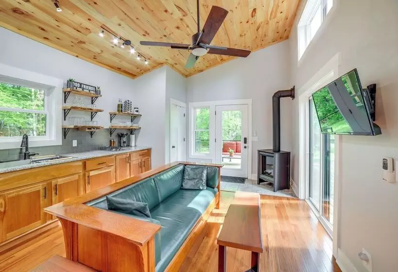 Modern Hersey Tiny Home W/ Private Hot Tub!