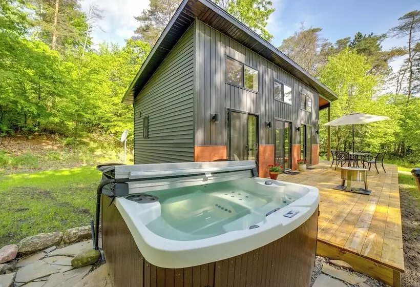 Modern Hersey Tiny Home W/ Private Hot Tub!