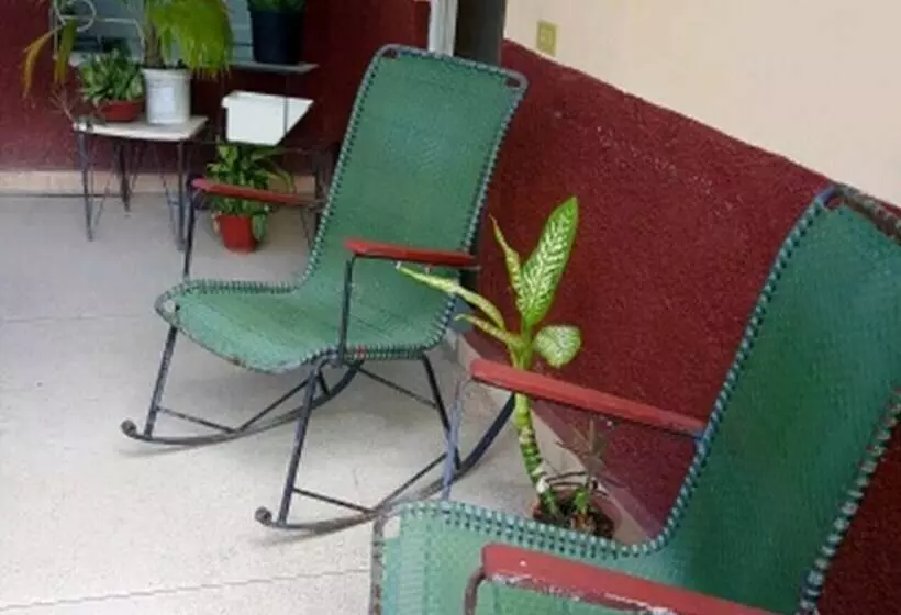 ペンション Casa Rodolfo Y Amarilis Holguin