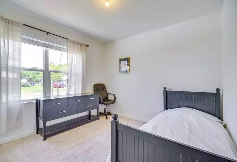 Pet Friendly Sebastian Retreat: 7 Mi To Beach!