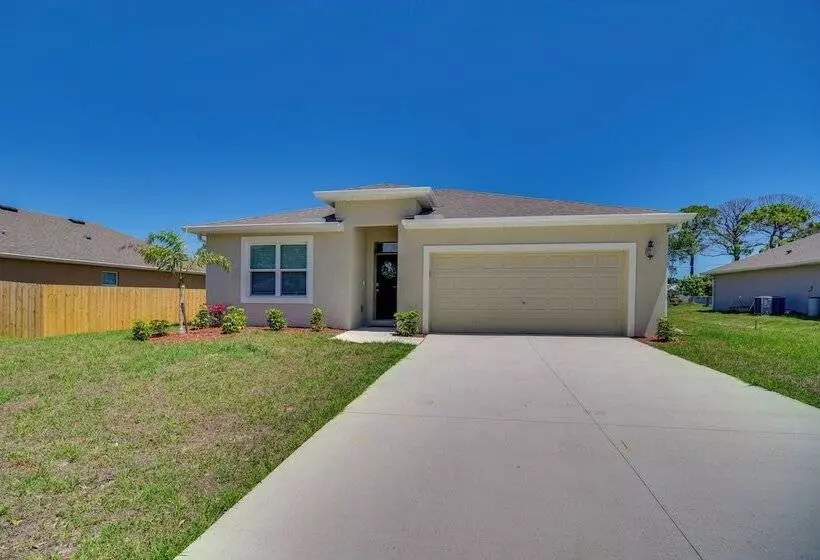 Pet Friendly Sebastian Retreat: 7 Mi To Beach!