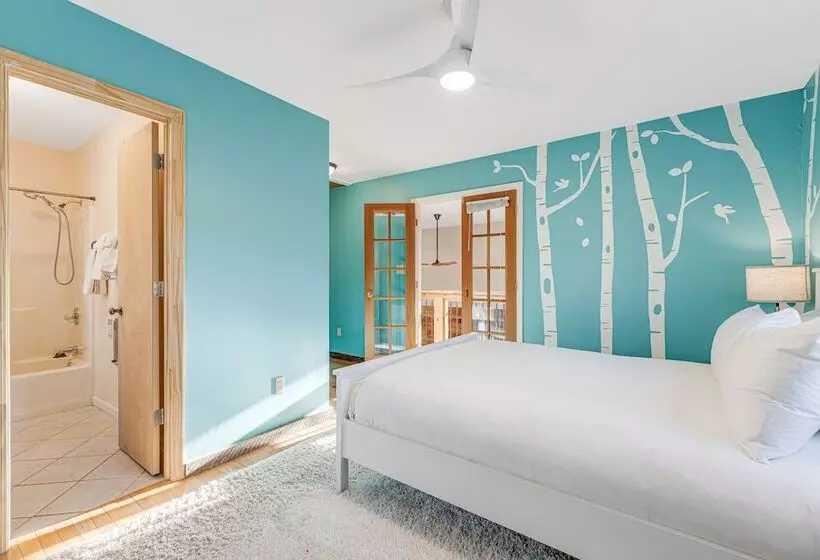 Red Cedar By Avantstay Cabin W/ Hot Tub + Views!